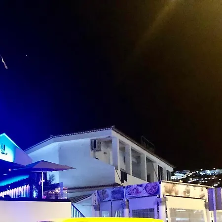 Case de vacanță Flores 1 *